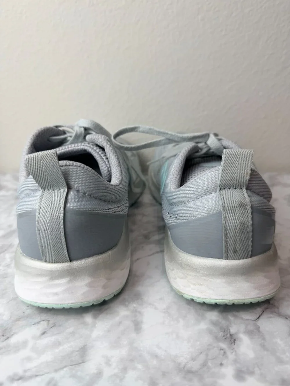 New Balance Fresh Foam Arishi V3 Women’s Size 10 Gray Mint Running Shoes